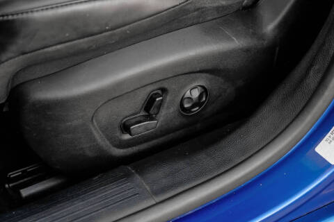 2017 Chrysler 200 Limited Platinum