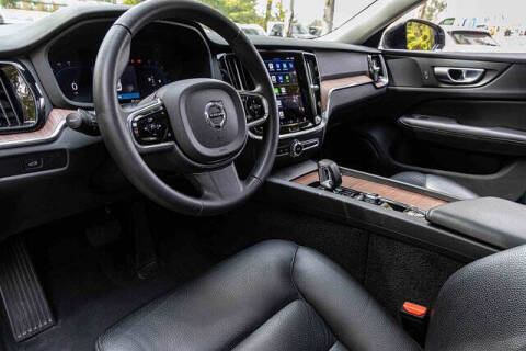 2024 Volvo S60 B5 Plus Dark Theme