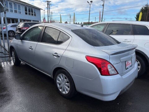 2019 Nissan Versa S Plus