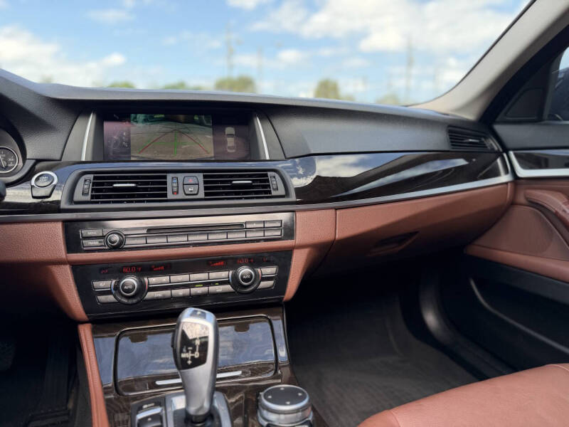 2015 BMW 5 Series 528i