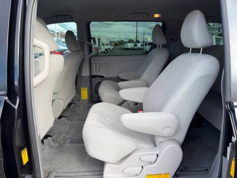 2014 Toyota Sienna L 7-Passenger