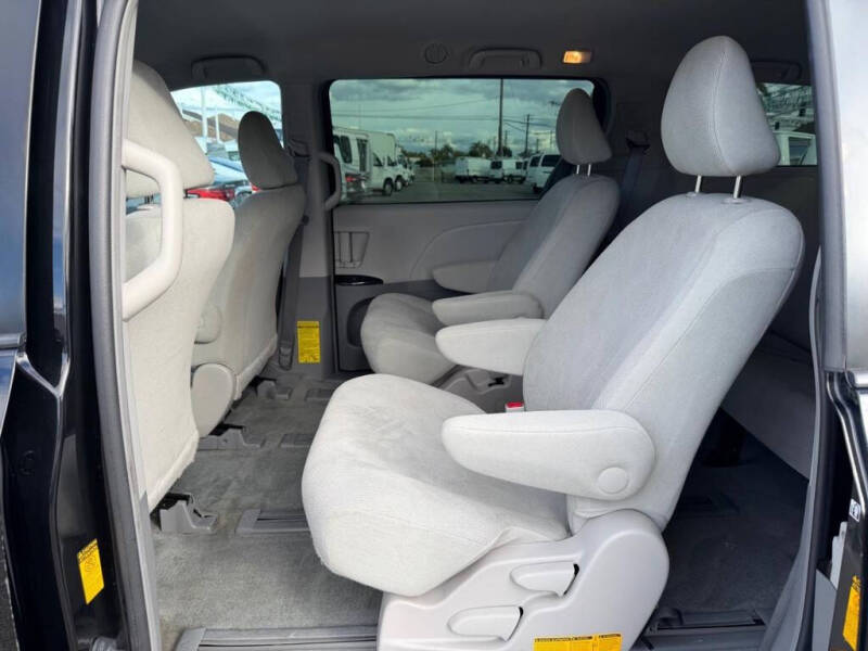 2014 Toyota Sienna L 7-Passenger