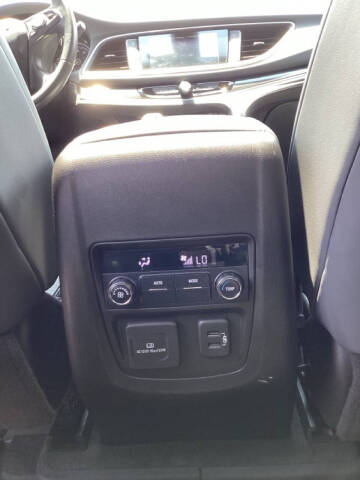 2020 Buick Enclave Essence