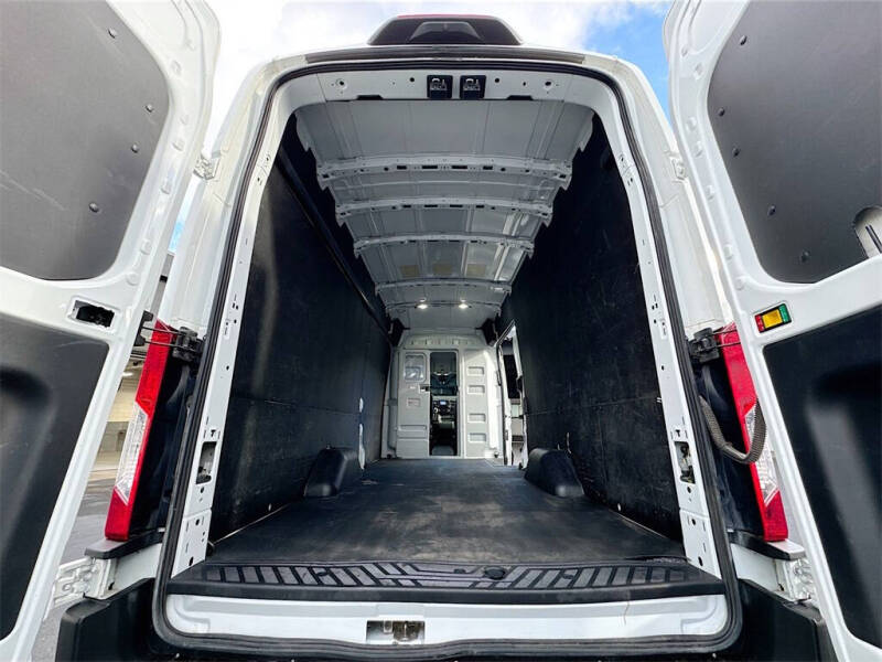 2024 Ford Transit 250