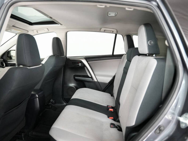 2017 Toyota RAV4 Hybrid XLE