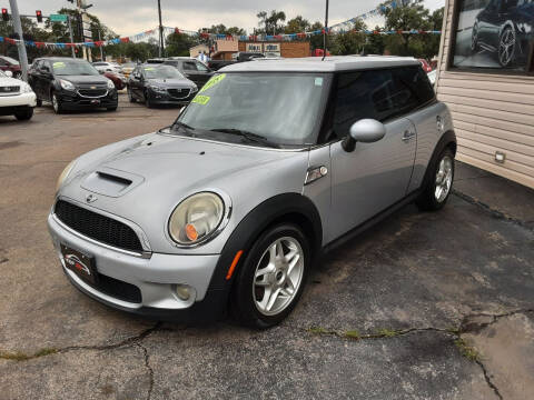 2008 MINI Cooper for sale at TOP YIN MOTORS in Mount Prospect IL