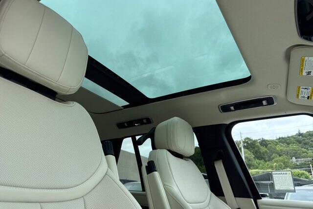 2026 Land Rover Range Rover P400 SE
