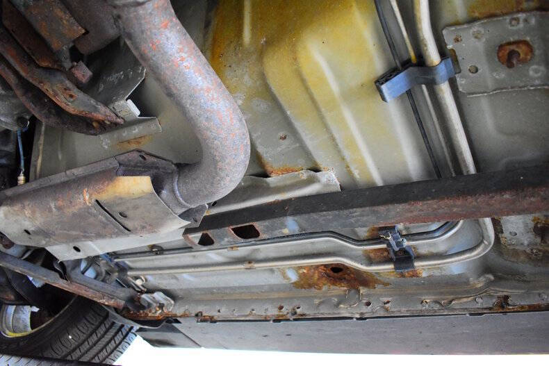 2004 Ford Mustang Deluxe