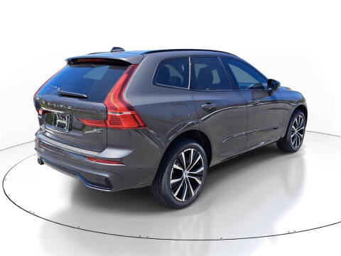 2025 Volvo XC60 B5 Plus Dark Theme