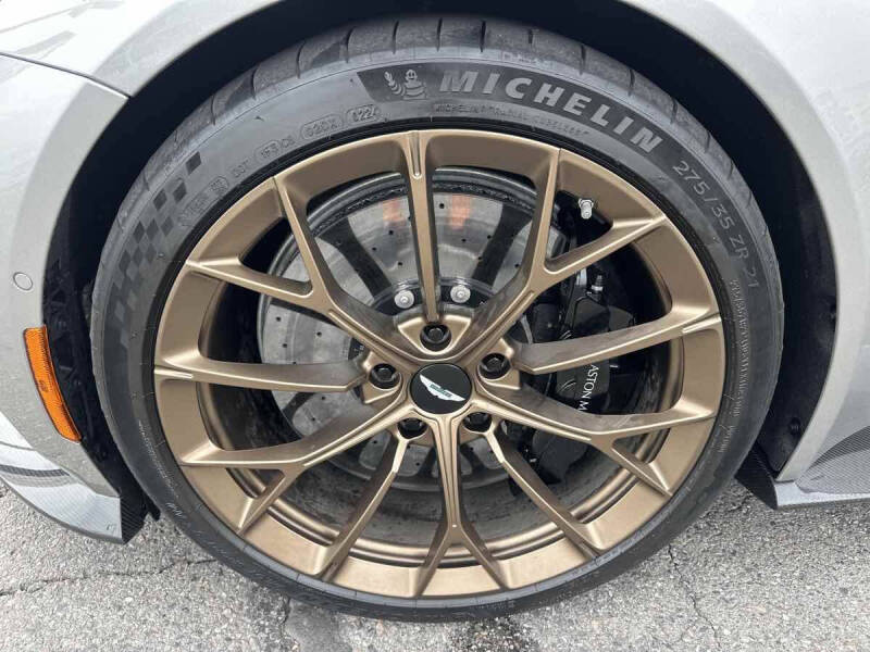 2025 Aston Martin Vantage