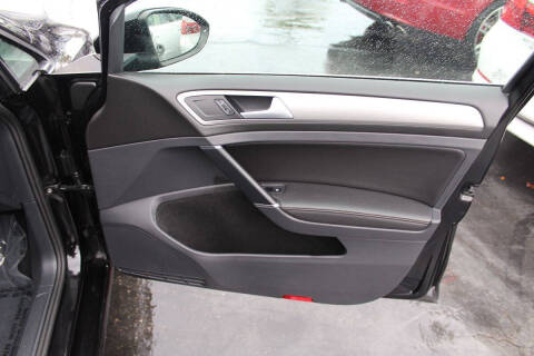 2017 Volkswagen Golf SportWagen