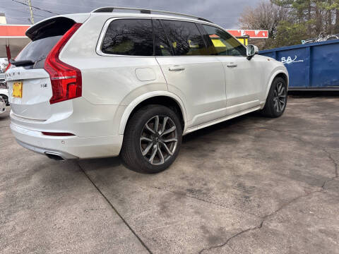 2019 Volvo XC90 T6 Momentum