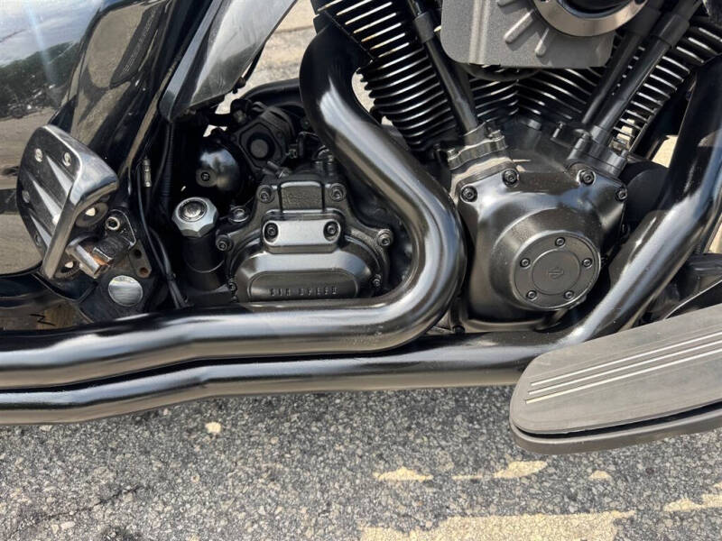 2010 Harley-Davidson FLHX -