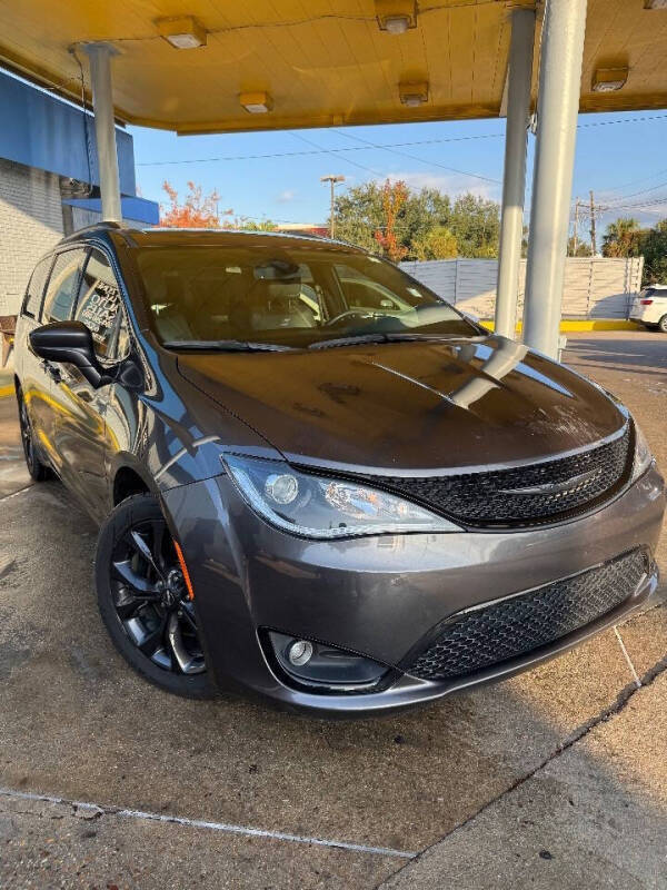 2020 Chrysler Pacifica Touring L 35th Anniversary