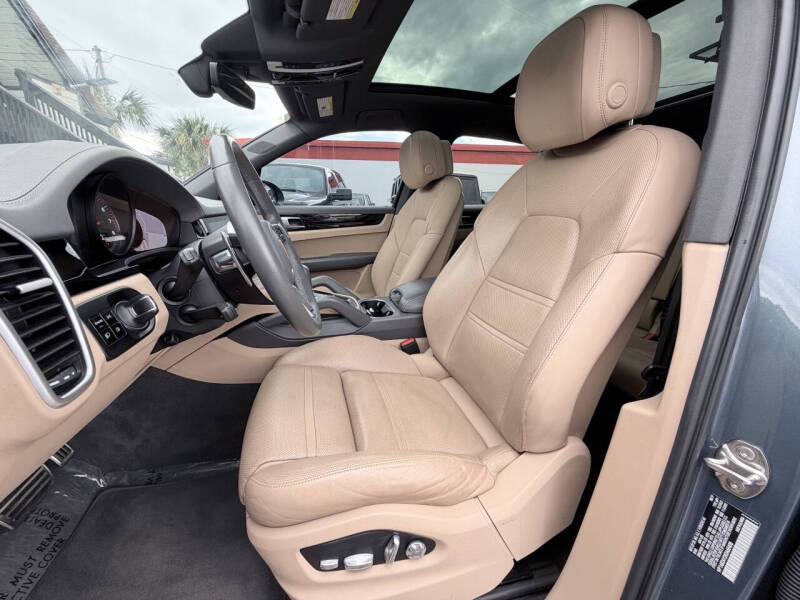 2019 Porsche Cayenne S