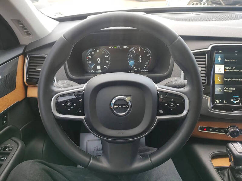 2022 Volvo XC90 T5 Momentum