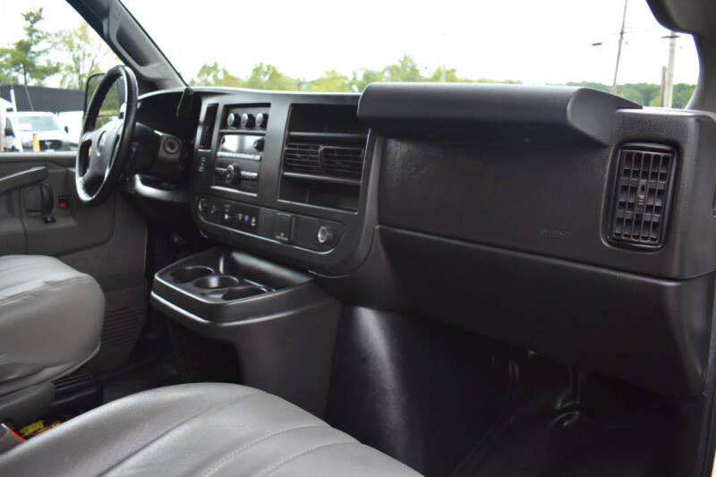 2021 GMC Savana 2500