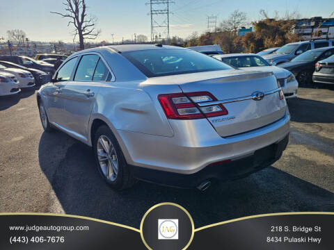 2016 Ford Taurus SE