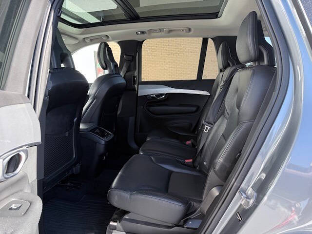 2016 Volvo XC90 T6 Momentum