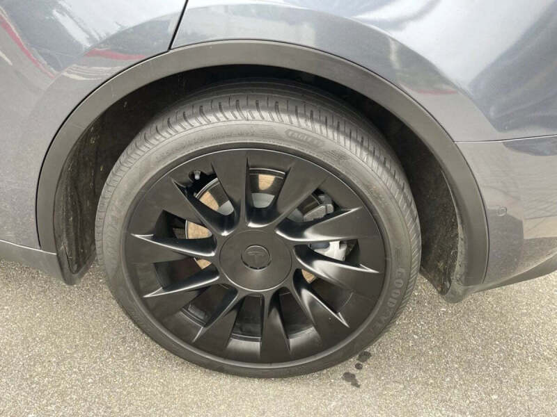 2024 Tesla Model Y Long Range