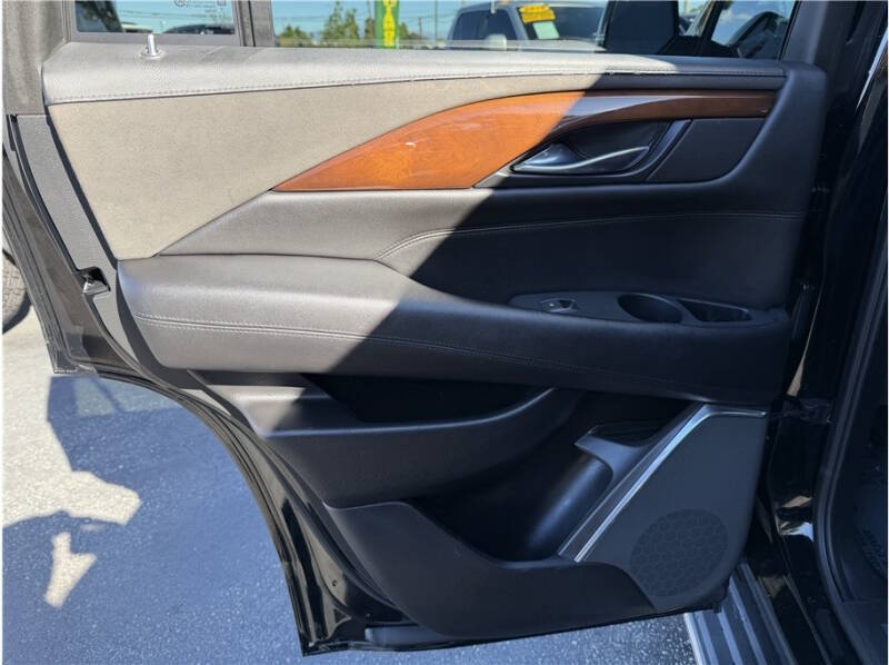 2017 Cadillac Escalade Luxury