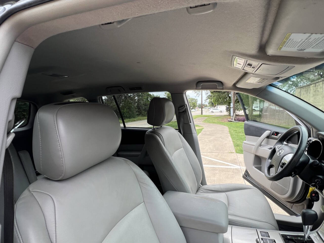 Used Car 2013 Toyota Highlander  Plus 4dr Suv (2.7l L4) For Sale Under $12,000 In Austin, Texas
