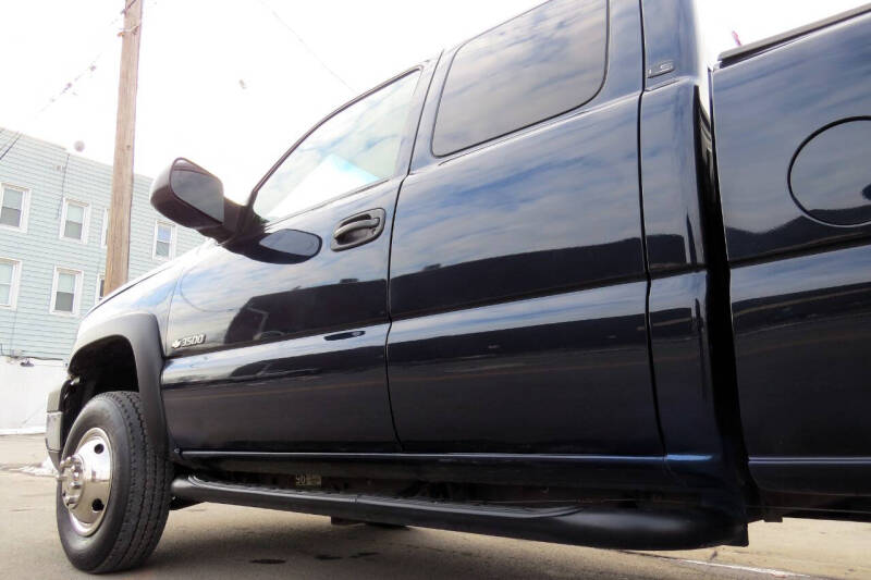 2005 Chevrolet Silverado 3500 LS
