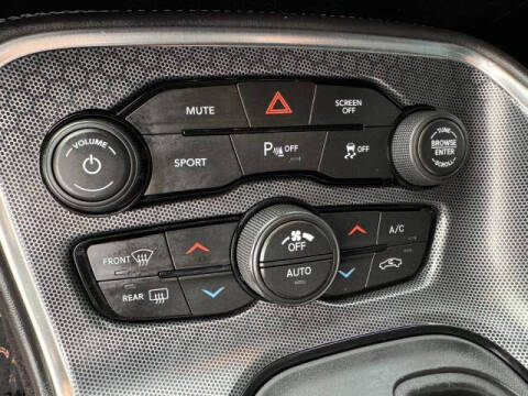 2018 Dodge Challenger SXT Plus