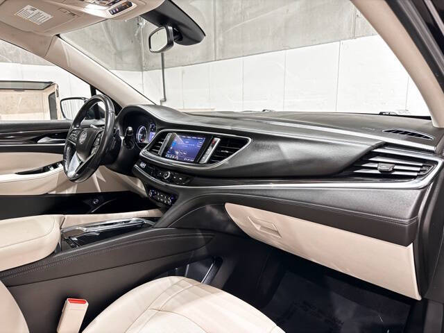 2022 Buick Enclave Essence