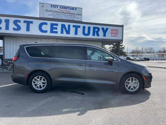 2023 Chrysler Pacifica Touring L