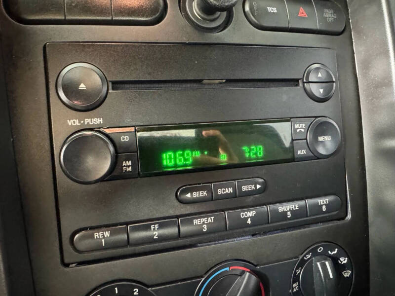 2006 Ford Mustang GT Deluxe