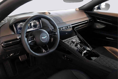 2025 Aston Martin DB12 V8