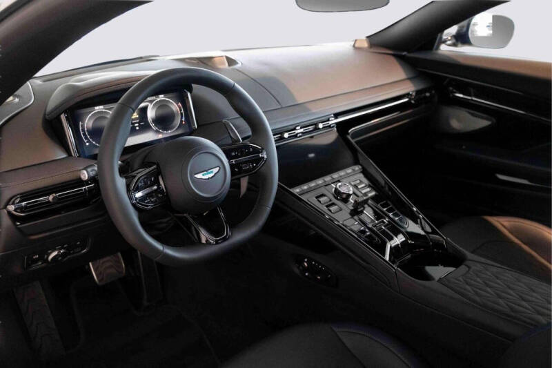 2025 Aston Martin DB12 V8