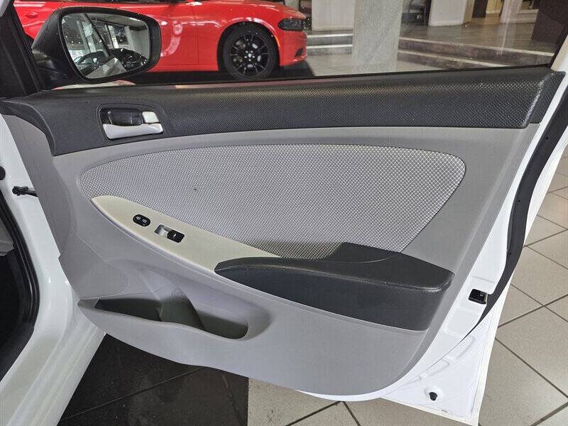 2013 Hyundai Accent GS