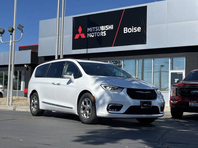 2022 Chrysler Pacifica for sale at Axio Auto Boise in Boise, ID