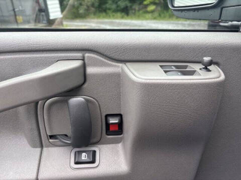 2025 Chevrolet Express 3500