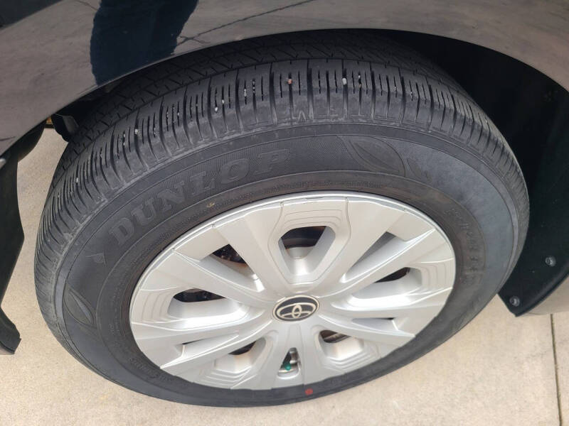 2022 Toyota Prius L Eco