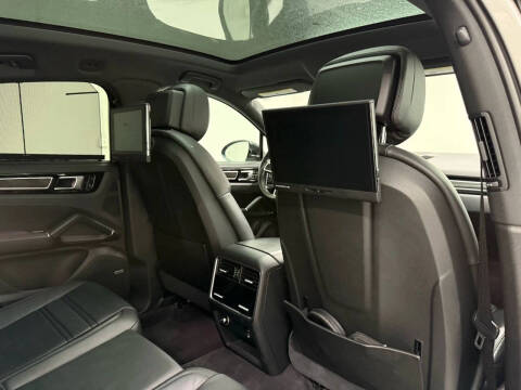 2020 Porsche Cayenne S Coupe