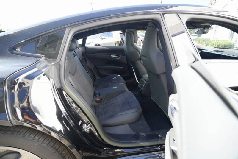 2022 Audi e-tron GT quattro Premium Plus