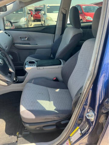 2015 Toyota Prius v Two