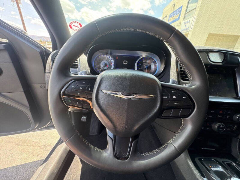 2022 Chrysler 300 S V6