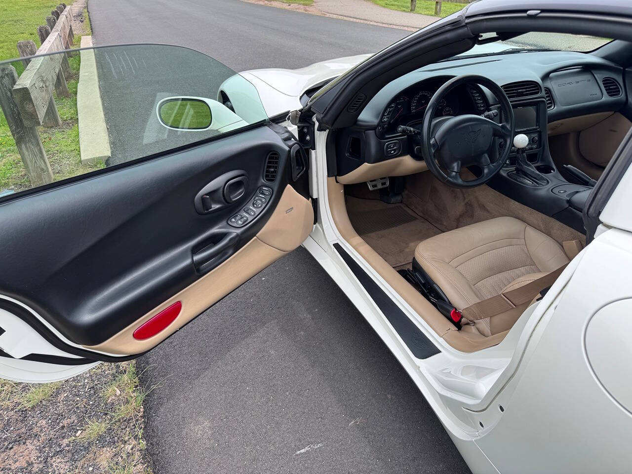2001 Chevrolet Corvette 2