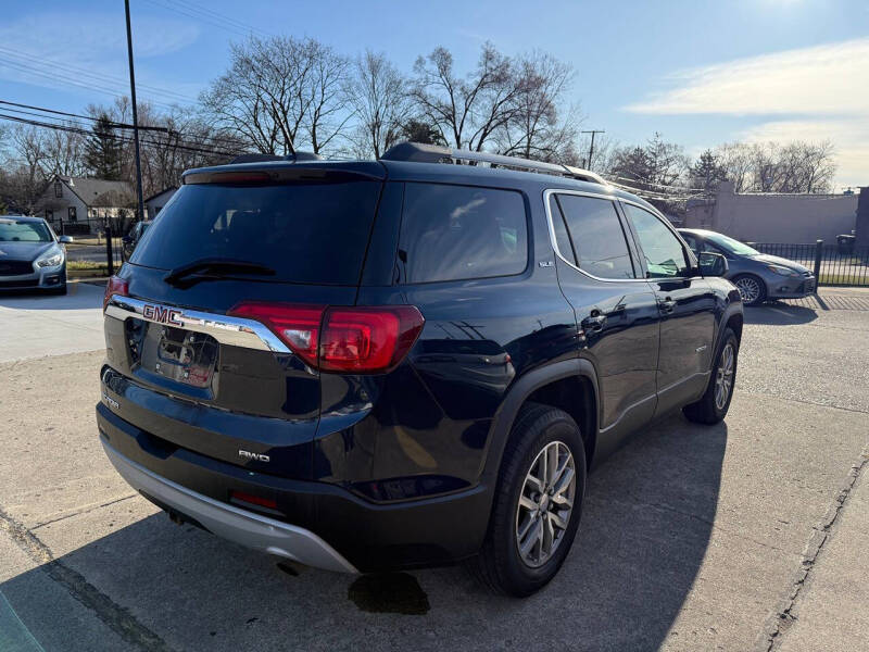 2017 GMC Acadia SLE-2