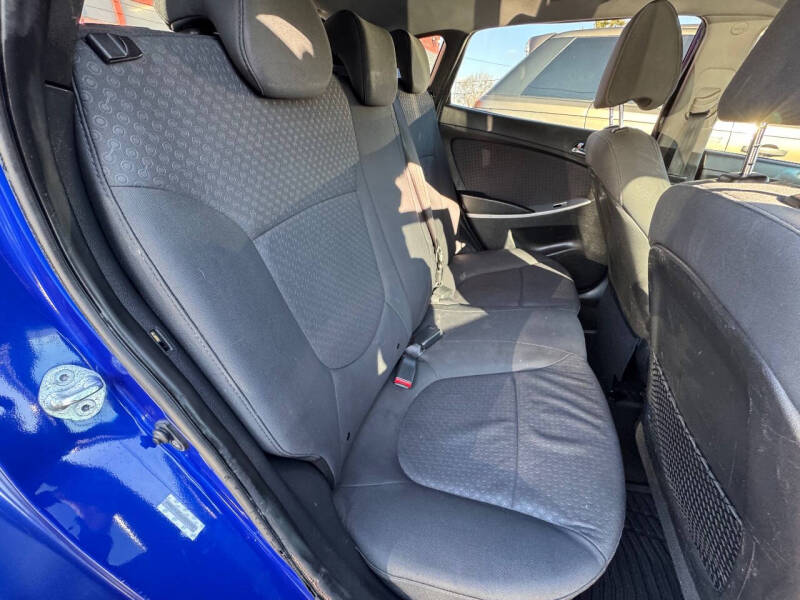 2012 Hyundai Accent SE