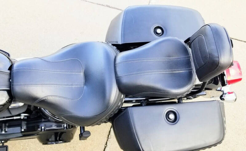 2019 Harley-Davidson FLHCS