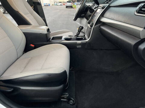 2017 Toyota Camry SE