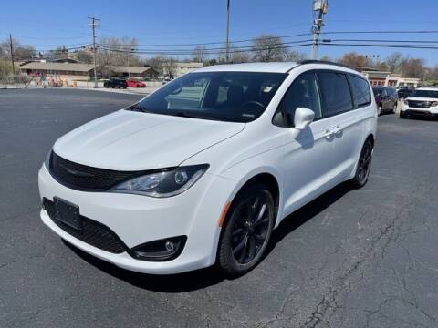 2018 Chrysler Pacifica for sale at MATHEWS FORD in Marion OH
