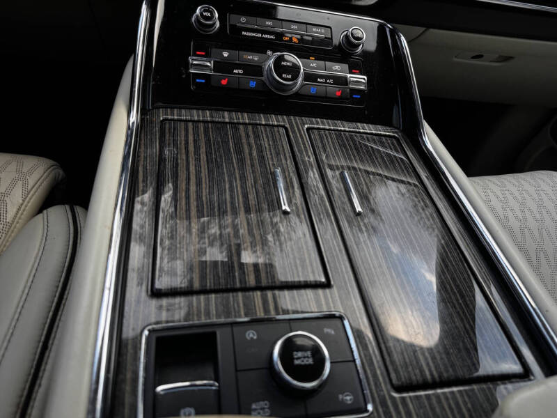 2019 Lincoln Navigator Black Label