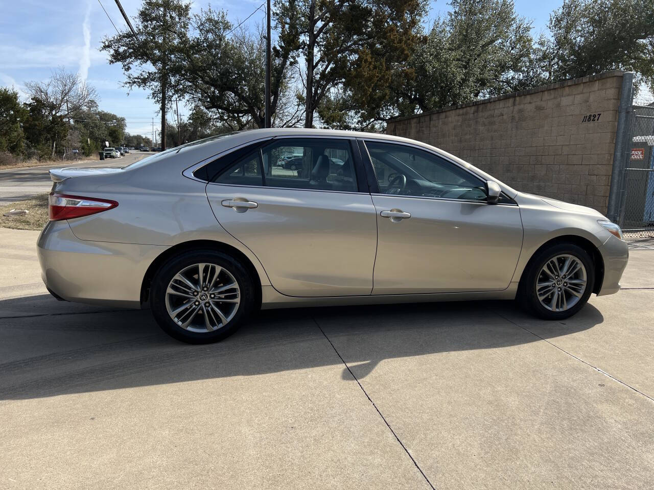 Used Car 2015 Toyota Camry  Le 4dr Sedan For Sale Under $15,000 In Austin, Texas