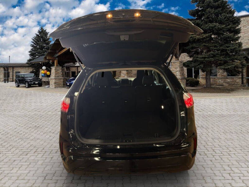2023 Ford Edge SE